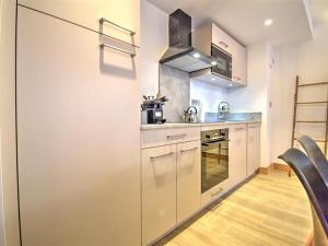 Appartement Charmant avec Terrasse au Centre de Morzine - FR-1-524-136