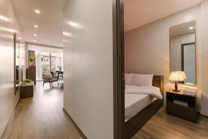 Flaxur Apart - by Antique