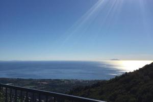 Appartements House between the sea and the mountain : photos des chambres