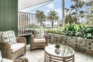 Stunning designer 3 Bed 2 bath opp Long Reef Golf Course