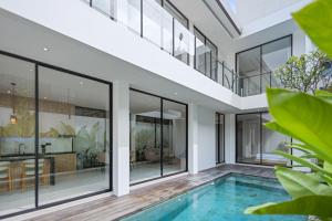 New 3 BR Luxury Villa in Umalas