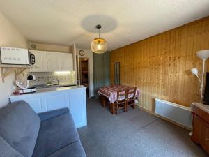 Appartements Charmant Studio avec Balcon et Parking a Barcelonnette - FR-1-804-50 : photos des chambres