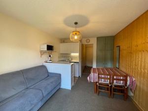 Appartements Charmant Studio avec Balcon et Parking a Barcelonnette - FR-1-804-50 : photos des chambres