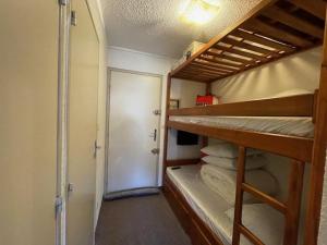 Appartements Charmant Studio avec Balcon et Parking a Barcelonnette - FR-1-804-50 : Studio