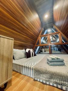 A Cozy Cabin Unit 1 for couple