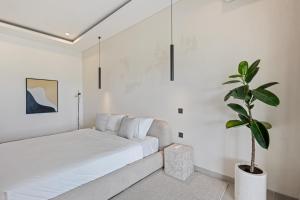 New Villa Vue - 3 BR villa with Rooftop in Berawa