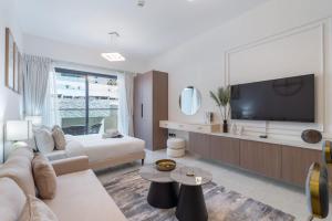 Peaceful Charming Studio Apartment Perfect for 4 in JVC