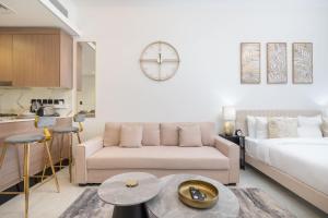 Peaceful Charming Studio Apartment Perfect for 4 in JVC