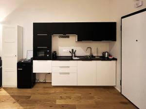 Giano Host - Pellicceria