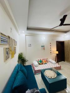 Cozy corner at tapovan,c4