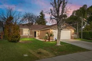3 Bed 2 Bath Newly Furnished - Available Now - Buttonwillow