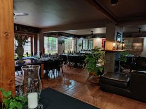 The Gateway Inn