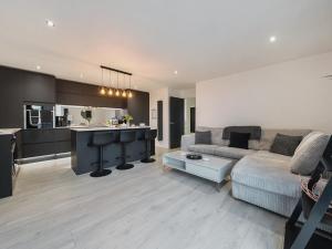 Pass the Keys Elegant & Spacious 1 Bed Retreat