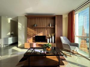 2-3Bedroom Unit at The Padgett Place Condominium