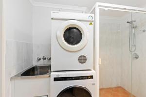 City Haven, 2Bed, 2Bath, Parking, Balcony