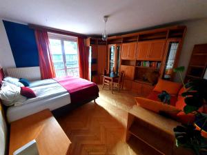 Wolfs Balkonruhe, geräumig S-Bahn Krottenbach