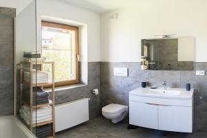 Apartment mit 2 Schlafzimmern mit Balkon und Terrasse