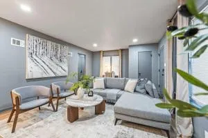 Pool Table and Fireplace by LCP Collection - 乔利埃特