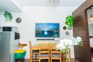 Urban Charm Cozy Meet 51 Air Swim Gym Park 300Mb