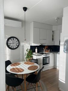 Kaksio Lutakossa, oma autopaikka