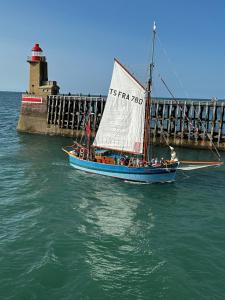 Maisons de vacances Chez Tipoulot - maison de pecheur a 2 pas du port : photos des chambres