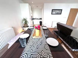 Issara Apartments 41 - Great location & Private Parking