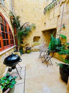 Il Mithna farmhouse with indoor heated jacuzzi pool