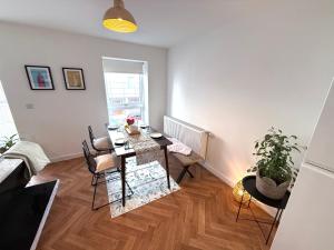 Issara Apartments 41 - Great location & Private Parking