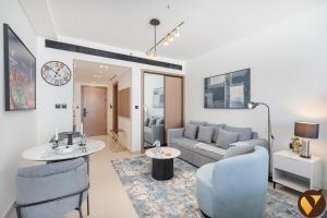 Vogue Vacation Homes, JVC Binghatti Galaxy near Circle Mall, Studio Apartment with Balcony and City View, Access toAmenities