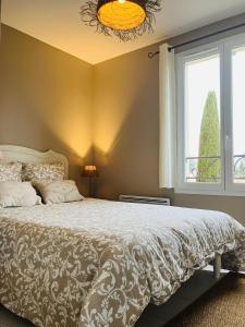 Appartements Appartement vue magnifique sur les Alpilles, residence avec Piscine : photos des chambres