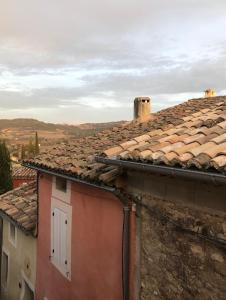 Maisons de vacances Charmante maison dans village provencal : photos des chambres