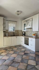 Marina - Holiday Home with Sea View