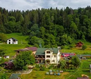 Готель Зумер - 韦尔霍维纳