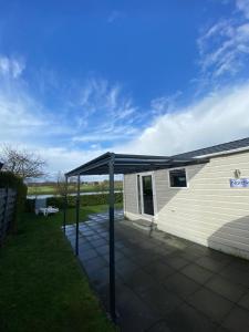 Mikas Ferienhaus mit Flussblick