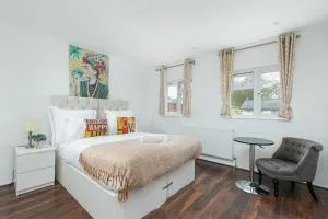 Beautiful accommodation in Hatfield with Parking and WiFi - 韦林花园城