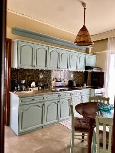 Konstantin Apartment