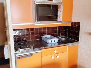 Studio 4 pers, pied des pistes, parking, balcon sud - FR-1-516-18