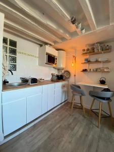 Cute studio in Versailles