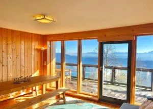 High chair with lake view - أنينهايم