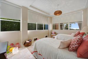 Serenity, Luxury Beachfront Vacation Paradise, Sleeps 12