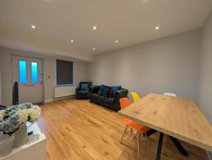 Lovely Central Brentwood Flat