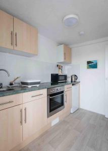 flat with Cornish charm, parking and garden
