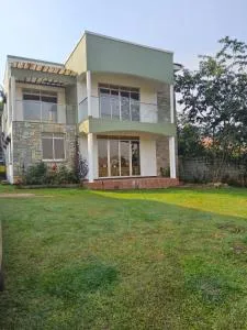 Nalumunye White House - Mukono