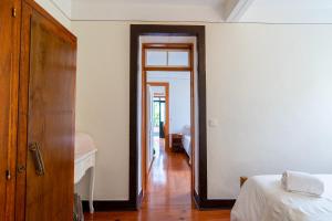 Sleep Among the Bananas! Rustic Cottage with Trails at Your Doorstep