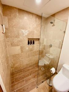 Spectacular View Balcony 3 Pools Gym and near the Beach