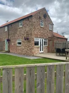 The Granary, Field House Farm, countryside location near York - Wilberfoss