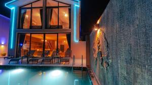 Seaview 2 Bedroom Villa - 9854