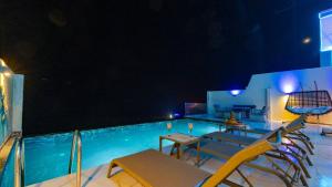Seaview 2 Bedroom Villa - 9854