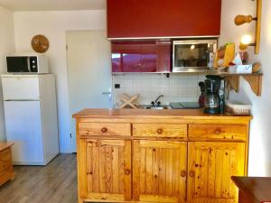 Studio cabine avec balcon, vue montagnes proche centre village - FR-1-515-68