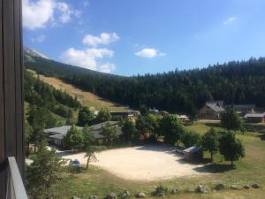 Studio cabine 33m² pieds des pistes, Animaux admis, Balcon sud - FR-1-515-79